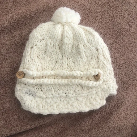 Kombi | Accessories | Kombi Offwhite Beanie | Poshmark display picture 3